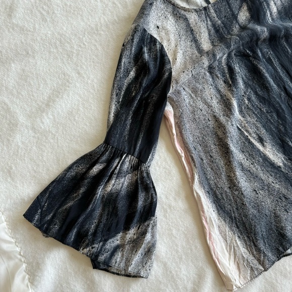 Go Silk Bell Sleeves Tie Dye Blouse Size S - Picture 6 of 10